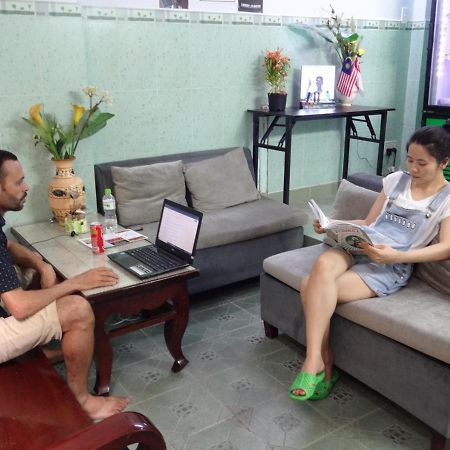 Language Exchange Hostel 2 Хошимин Экстерьер фото