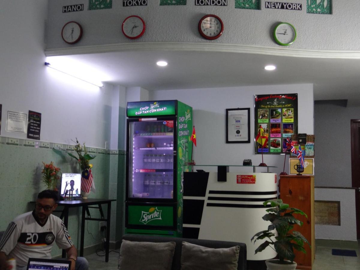 Language Exchange Hostel 2 Хошимин Экстерьер фото
